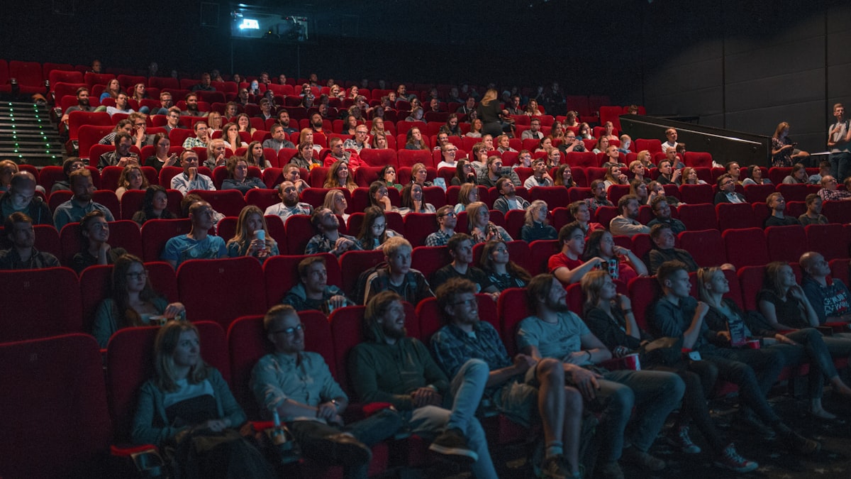 Façade et salle du cinéma COMOEDIA à Lyon