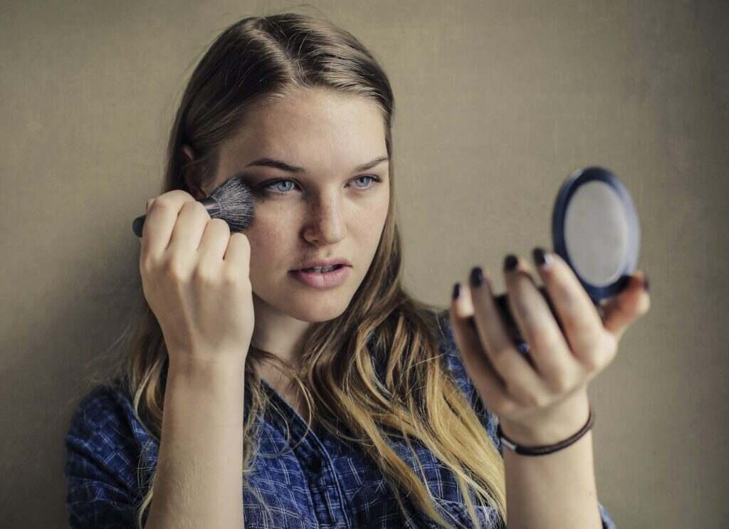 Girl doing make up