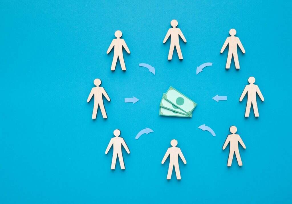 People deciding to help with money through the internet