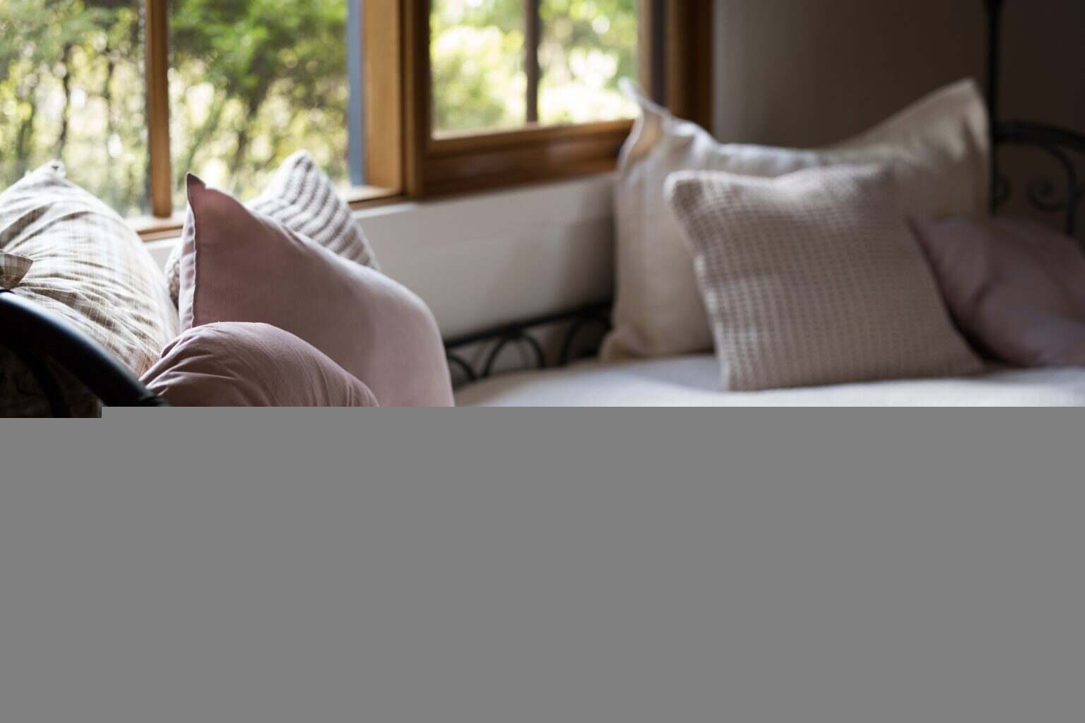 Canapé tissu sent mauvais : conseils et astuces pour éliminer les odeurs désagréables Lounge