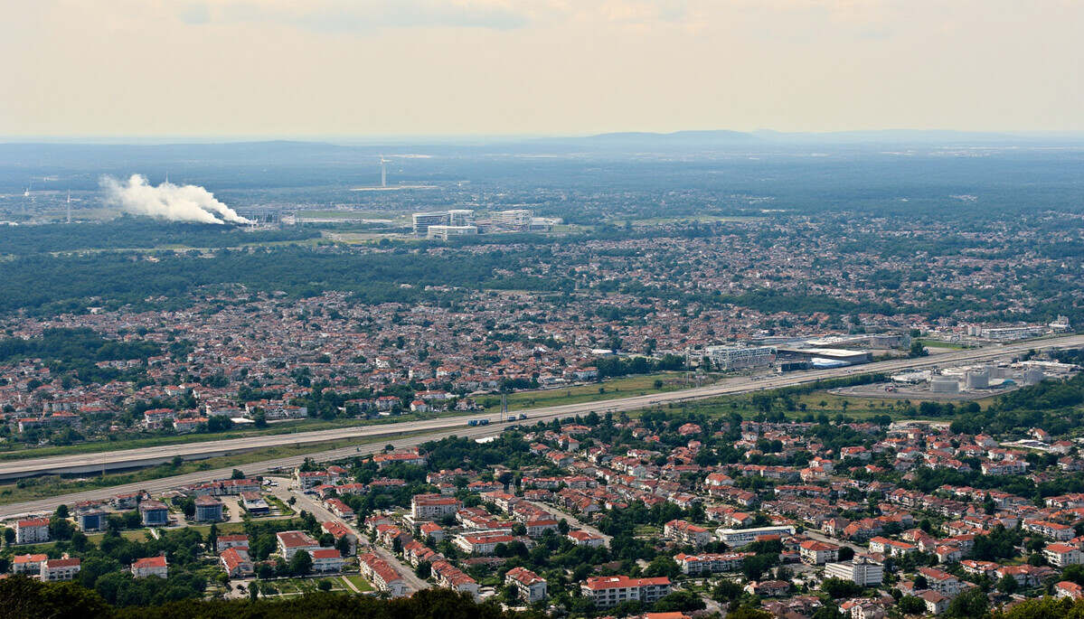 découvrez comment l'urbanisation excessive en france met en péril les engagements gouvernementaux. un retour en arrière inquiétant qui soulève des questions sur l'avenir de nos villes et la qualité de vie de leurs habitants.