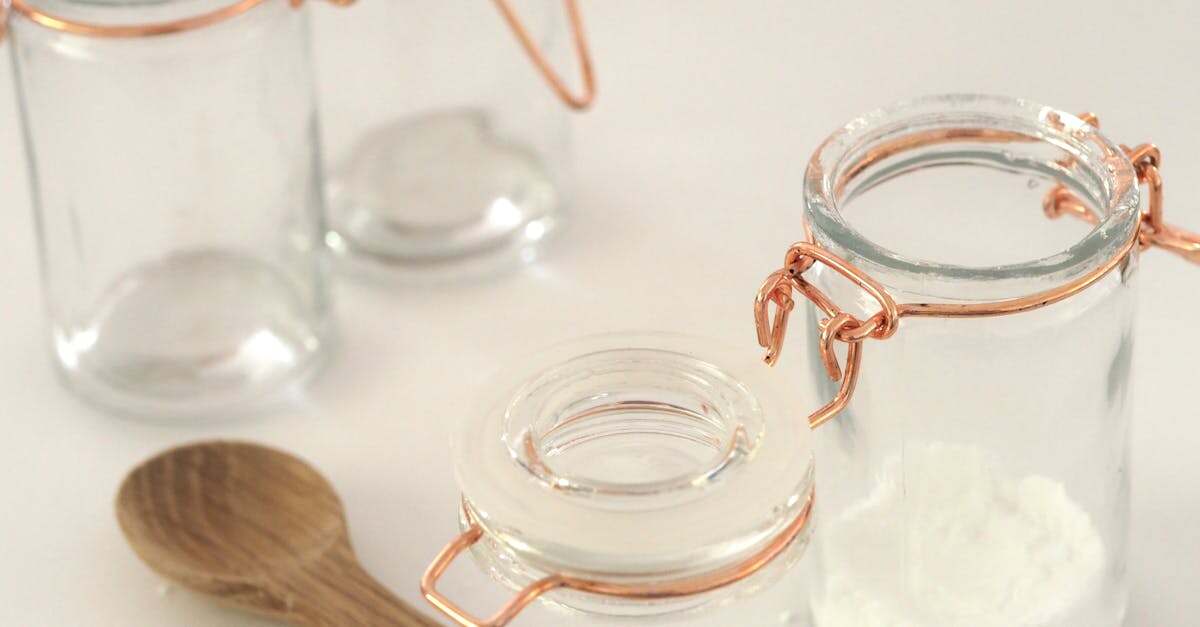 découvrez l'élégance et l'efficacité des ustensiles de cuisson en cuivre. ces poêles et casseroles, prouvées pour leur excellente conductivité thermique, éleveront vos compétences culinaires tout en ajoutant une touche de style à votre cuisine.