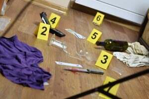 Crime scene investigation - numbering of evidences after the murder in the apartment