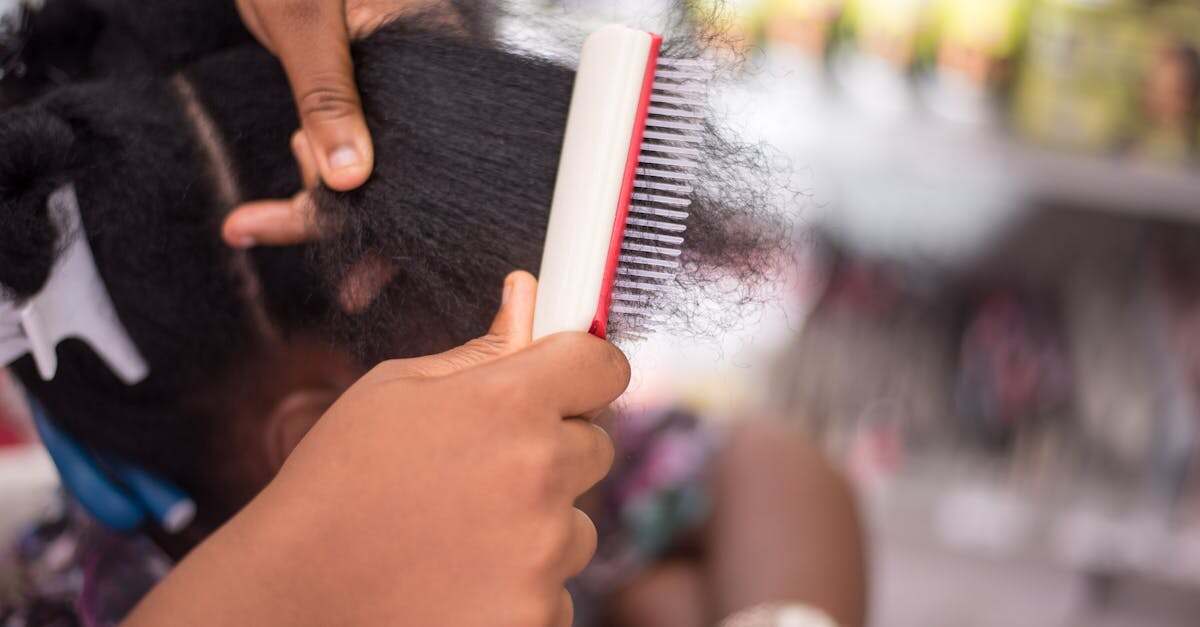 découvrez nos conseils pratiques pour maintenir vos brosses à cheveux en parfait état. apprenez les meilleures méthodes de nettoyage et de soins pour prolonger la durée de vie de vos outils de coiffure et garder vos cheveux sains et brillants.