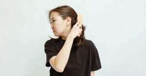 découvrez nos conseils essentiels pour l'entretien de vos brosses à cheveux. apprenez à nettoyer, désinfecter et prolonger la durée de vie de vos accessoires capillaires tout en maintenant leur performance optimale.