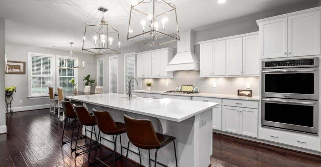 découvrez nos astuces et produits efficaces pour nettoyer votre four en profondeur. retrouvez un four étincelant et prêt à l'emploi, sans effort et en toute sécurité.