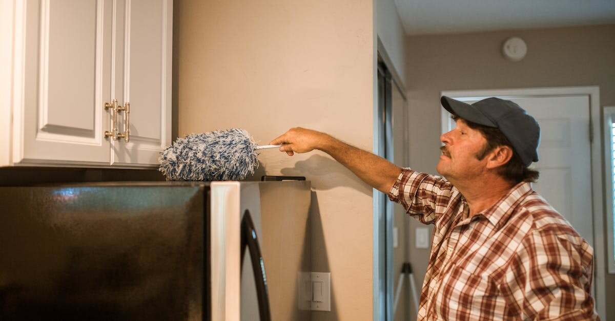 découvrez nos conseils et astuces pour un nettoyage efficace de votre réfrigérateur. apprenez à éliminer les odeurs, à désinfecter les surfaces et à organiser vos aliments pour une conservation optimale. transformez votre réfrigérateur en un espace hygiénique et agréable!