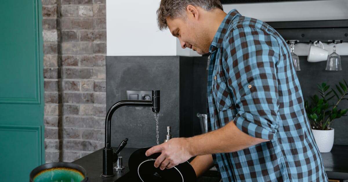 découvrez nos conseils pratiques pour l'entretien de votre évier : astuces pour prévenir les obstructions, nettoyer efficacement et prolonger la durée de vie de vos installations. assurez un fonctionnement optimal de votre plomberie avec nos recommandations expertes sur la maintenance des éviers.