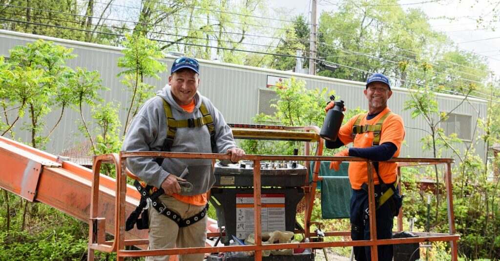 découvrez nos conseils et astuces pour l'entretien de l'aluminium, garantissant sa durabilité et son éclat. apprenez à préserver vos surfaces en aluminium contre l'oxydation et les rayures tout en optimisant leur apparence.