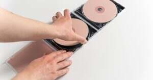 découvrez des astuces efficaces pour éliminer les taches de javel sur vos vêtements et surfaces. transformez vos textiles en leur rendant leur éclat d'origine grâce à nos conseils pratiques et solutions naturelles.