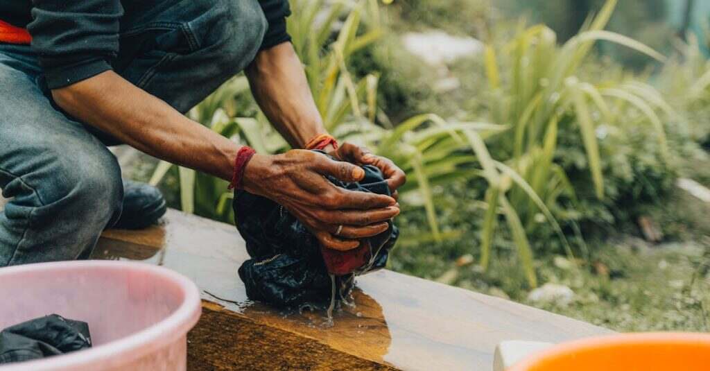 découvrez les différentes méthodes de nettoyage pour un intérieur impeccable. des astuces écologiques aux techniques professionnelles, améliorez l'hygiène de votre maison grâce à nos conseils pratiques.