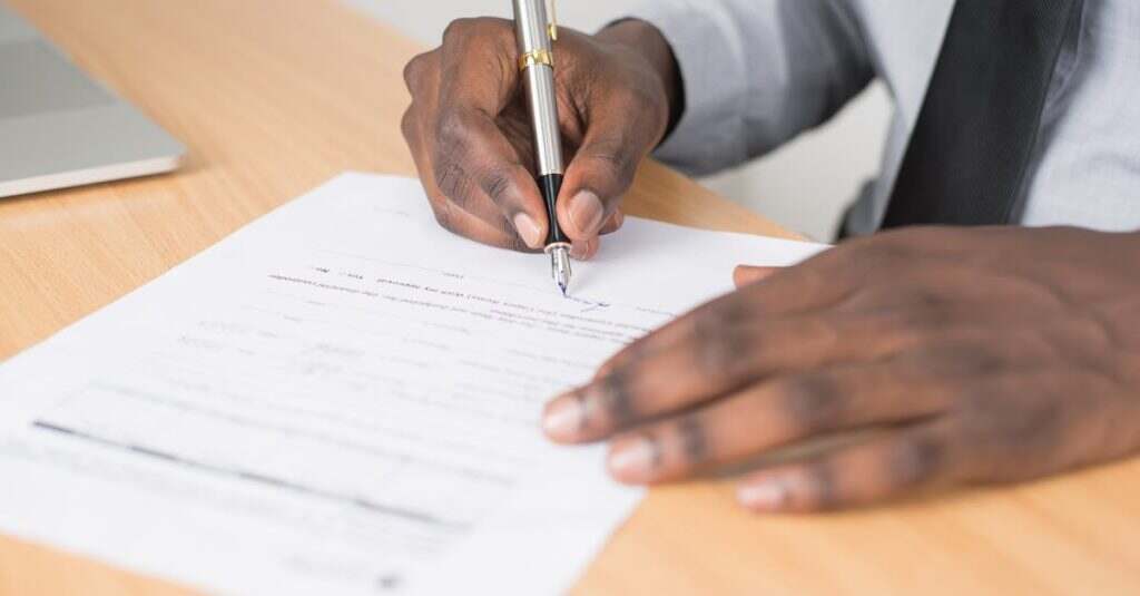 découvrez les étapes essentielles et les implications de la résiliation de contrat. informez-vous sur vos droits, obligations, et les procédures à suivre pour mettre fin à un contrat de manière légale et efficace.