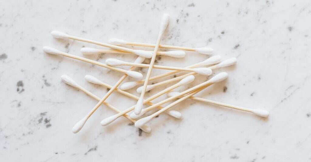 découvrez des conseils de nettoyage écologiques pour entretenir votre maison tout en respectant l'environnement. apprenez à utiliser des produits naturels et des techniques durables pour un habitat sain et propre.