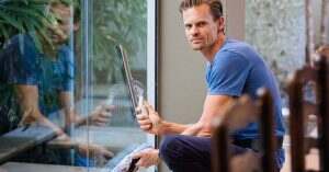 découvrez nos services professionnels de nettoyage de fenêtres, offrant une visibilité impeccable et un éclat durable. que ce soit pour des maisons ou des bureaux, notre équipe garantit un travail soigné et efficace à un prix compétitif.