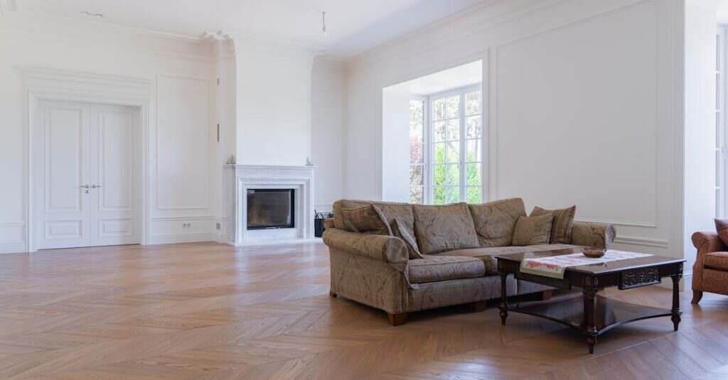 découvrez nos services de nettoyage de fenêtres de toit pour un intérieur lumineux et un extérieures impeccables. profitez d'une vue dégagée et d'une lumière naturelle optimisée tout en préservant l'état de vos fenêtres avec notre expertise professionnelle.