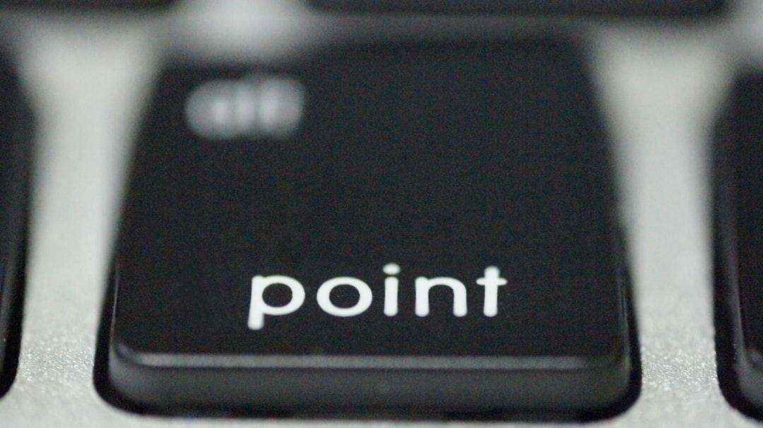 un botnet est un réseau de plusieurs ordinateurs infectés et contrôlés à distance par des cybercriminels. découvrez comment fonctionnent les botnets, leurs dangers et les moyens de s’en protéger.