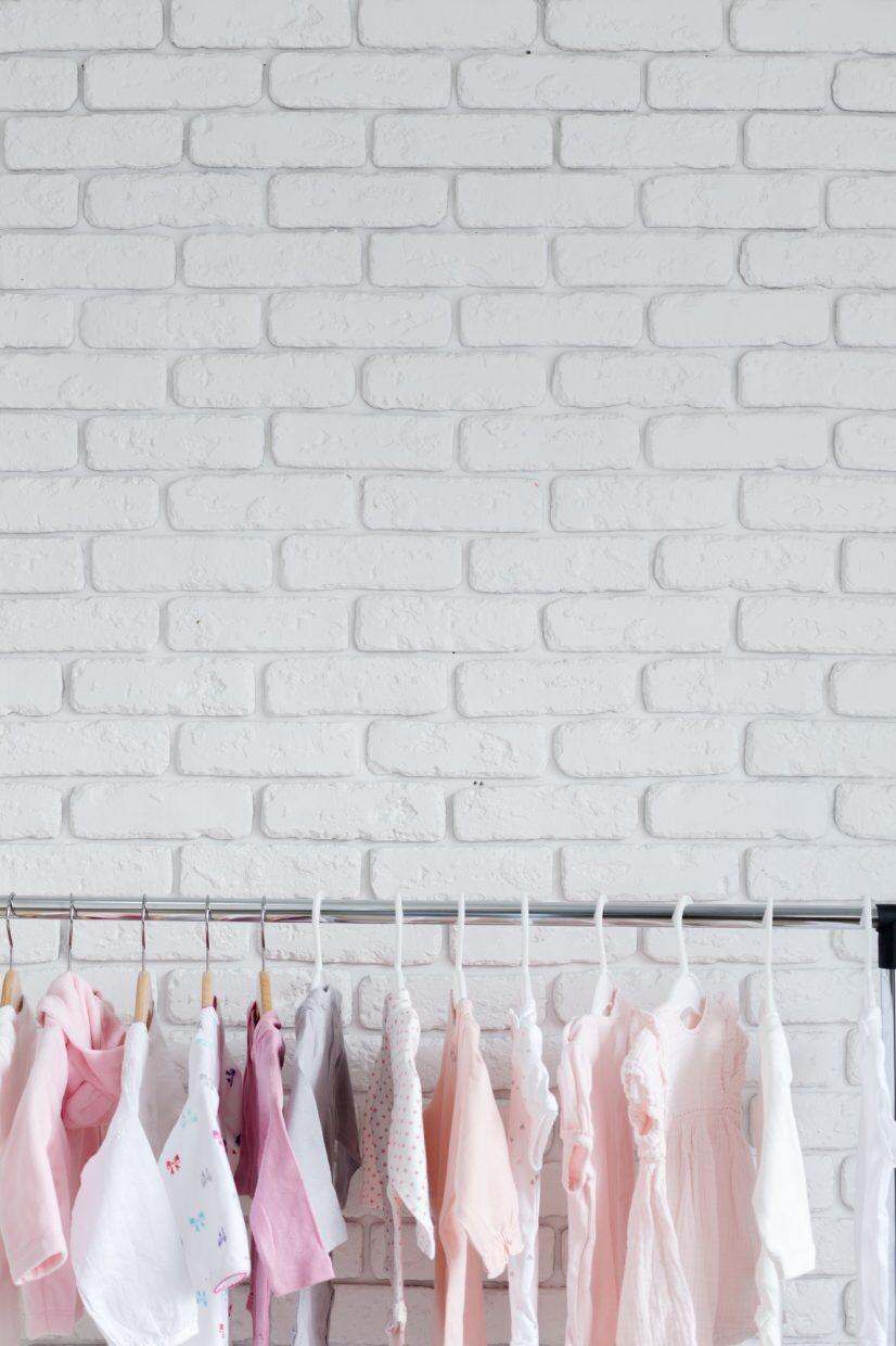 Image illustrant Illustration pour Le cadre technique qui décide de vos marges : MOQ, MOV, et assortiment dans le contexte de Illustration pour Le cadre technique qui décide de vos marges : MOQ, MOV, et assortiment