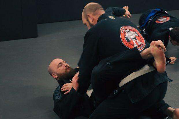 découvrez ce qu'est une attaque de type man-in-the-middle, comment elle fonctionne, quels risques elle présente pour vos données et quels moyens existent pour s'en protéger efficacement.