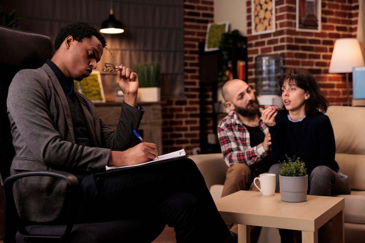 Illustration pour Les signes que votre femme ne vient plus vers vous