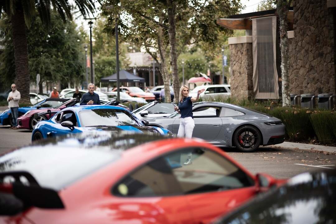 découvrez les revenus des professionnels de la vente automobile, les facteurs influençant leur salaire et les opportunités de croissance dans ce secteur dynamique.