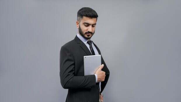 découvrez comment réussir votre reconversion professionnelle vers la comptabilité avec nos conseils et ressources adaptés.