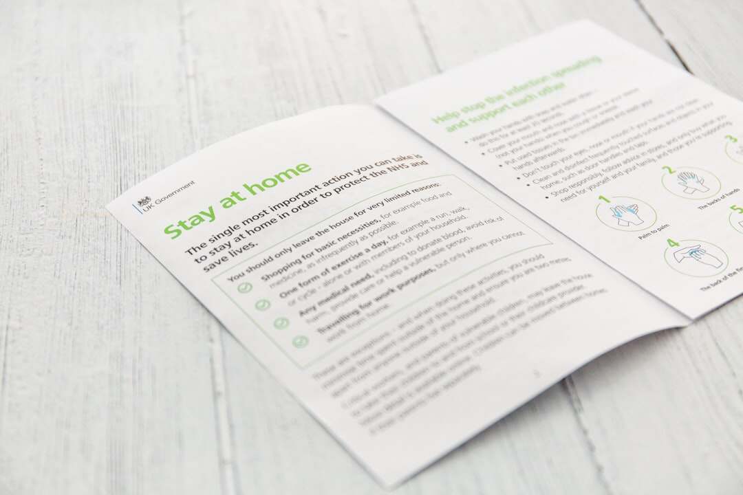 guide complet pour rédiger une lettre de motivation efficace lors d'une reconversion professionnelle, avec des conseils pratiques et des exemples pour réussir votre transition de carrière.