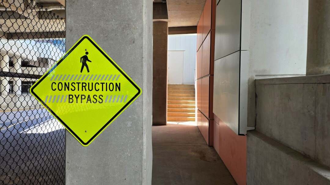 protection des infrastructures critiques : stratégies et solutions pour sécuriser les systèmes essentiels face aux cybermenaces et aux risques physiques.