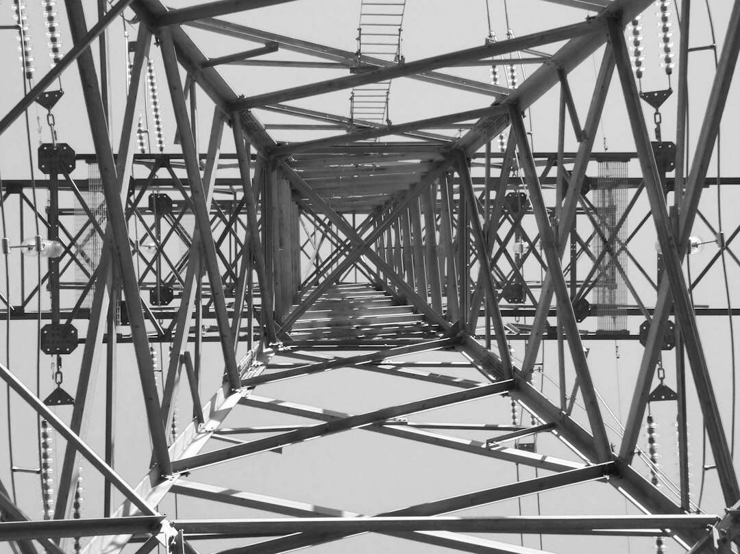 découvrez les meilleures pratiques et solutions pour la protection des infrastructures critiques afin de garantir la sécurité et la résilience des systèmes essentiels face aux menaces.