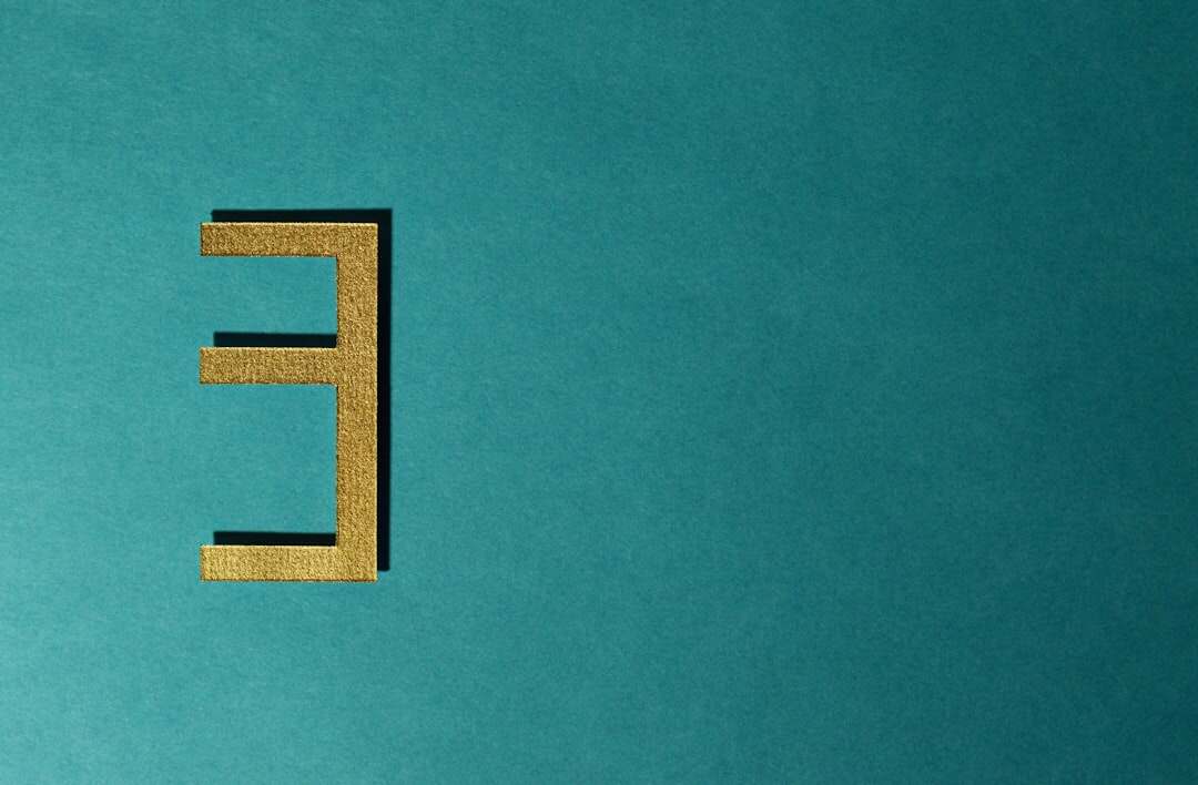 découvrez les symboles clés de la cybersécurité et comprenez leur signification dans la protection des données et des systèmes informatiques.