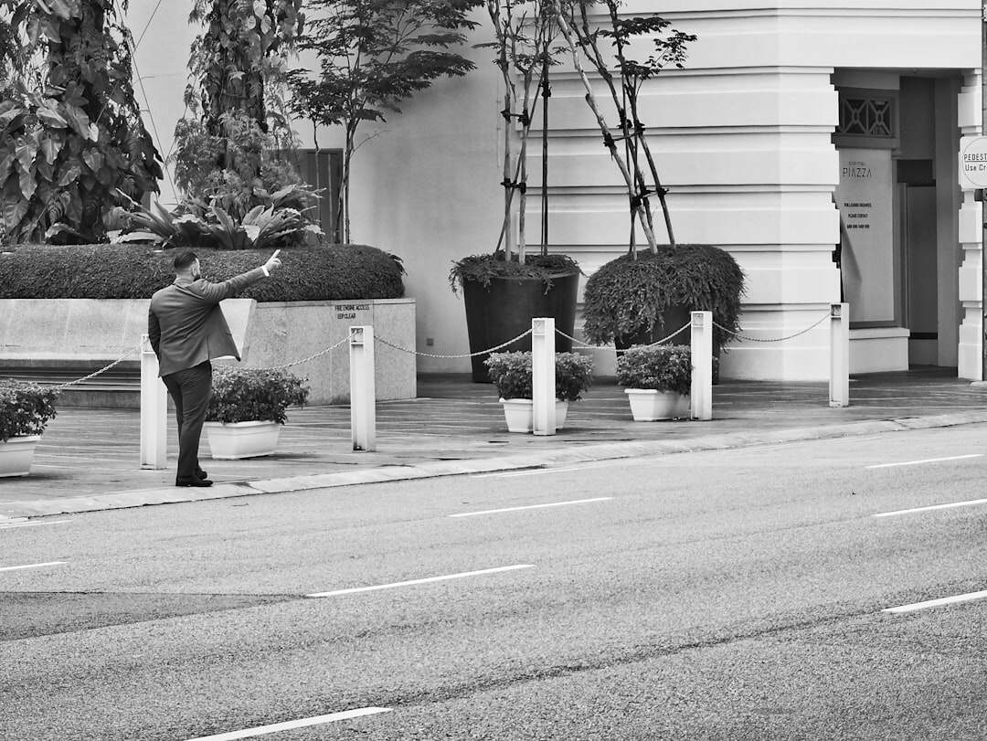 découvrez les différences entre les solutions sd-wan diy et les solutions gérées, leurs avantages et inconvénients pour choisir l'option adaptée à votre entreprise.