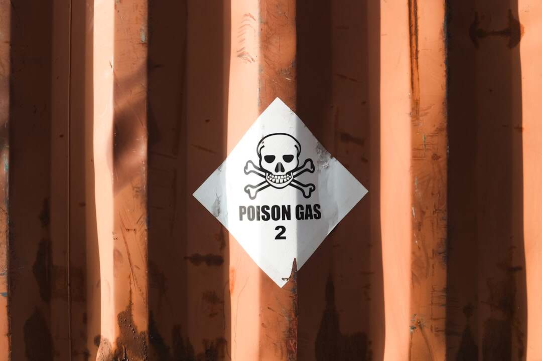 découvrez ce qu'est le dns poisoning, une attaque informatique visant à détourner le trafic internet en modifiant les résolutions dns, et apprenez comment vous protéger contre cette menace.