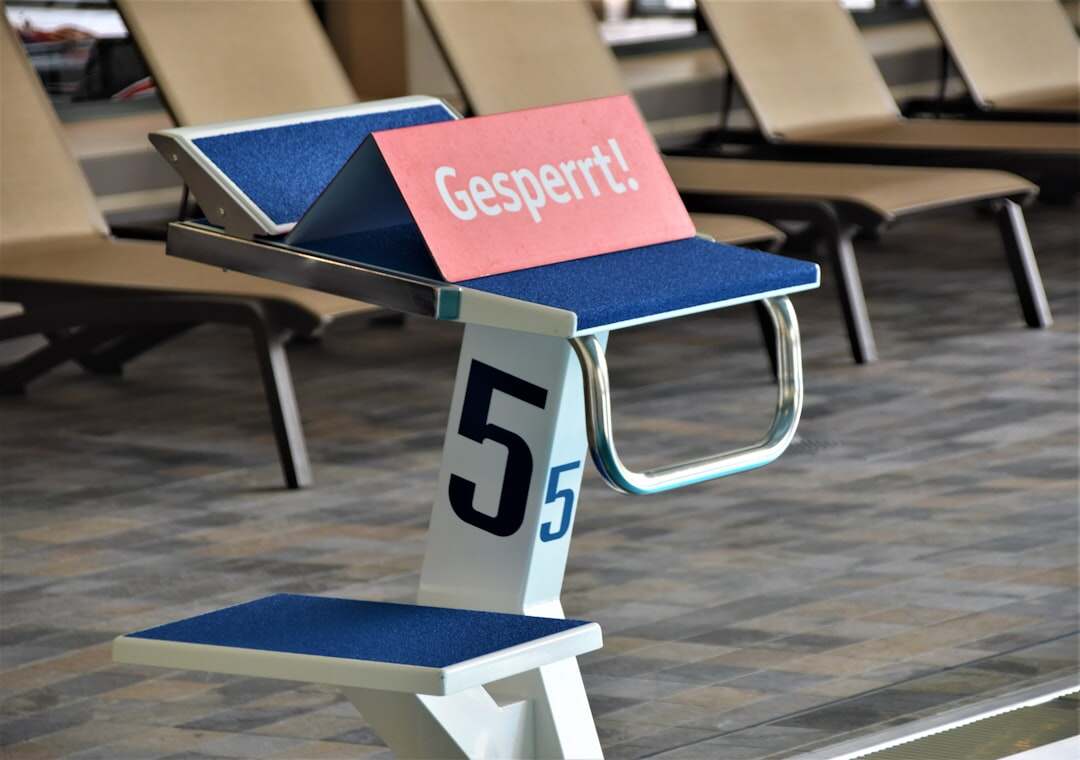 découvrez les métiers essentiels en aéroport, leurs rôles clés et l'importance de chaque profession pour assurer le bon fonctionnement des opérations aériennes.