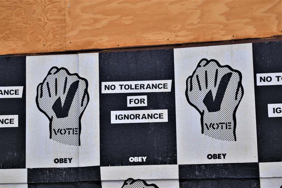 découvrez les principes de la tolérance aux pannes pour garantir la fiabilité et la continuité des systèmes informatiques même en cas de défaillance.