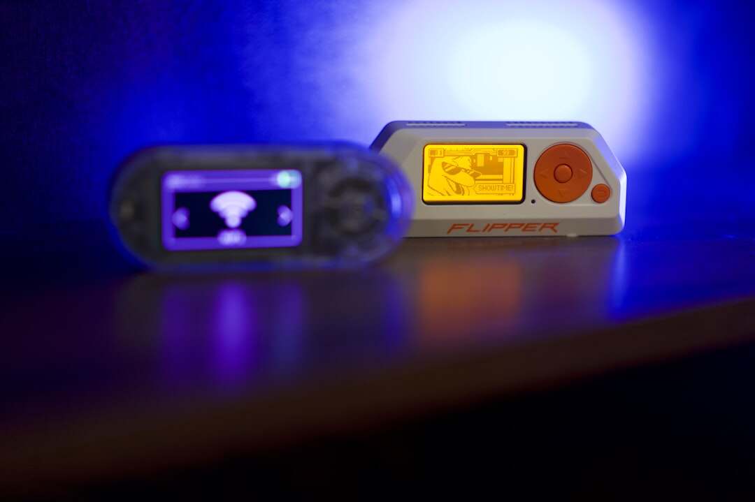 découvrez tout sur les firewalls : leur rôle essentiel dans la protection des réseaux, les différents types et comment choisir la meilleure solution pour sécuriser vos données.