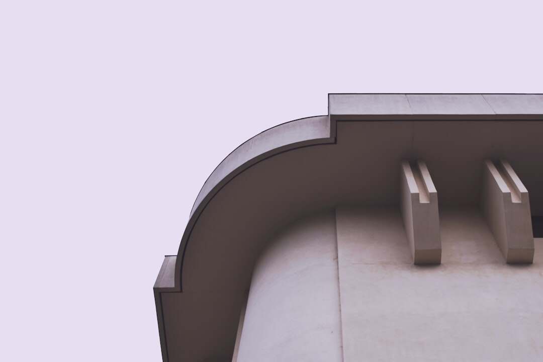 découvrez comment un système de détection d'intrusion protège votre réseau en identifiant et en alertant sur toute activité suspecte, garantissant la sécurité de vos données.