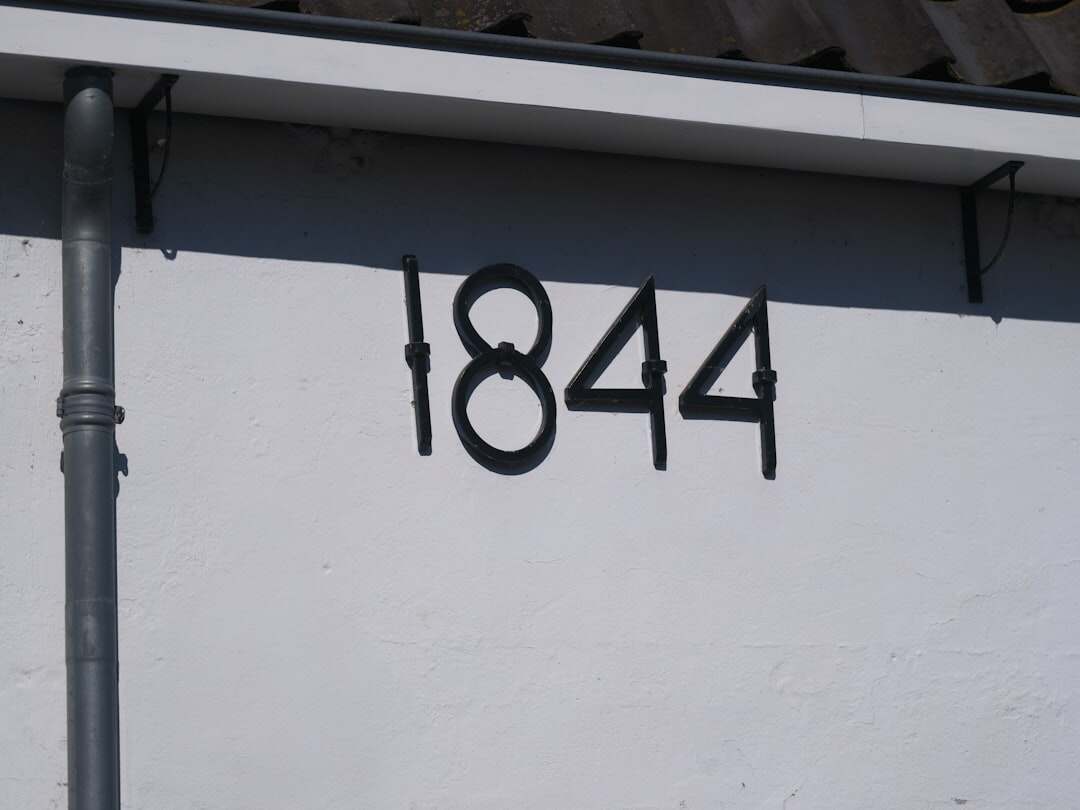 découvrez tout ce qu'il faut savoir sur l'adresse ip : définition, types, fonctionnement et utilisation pour identifier les appareils sur internet.