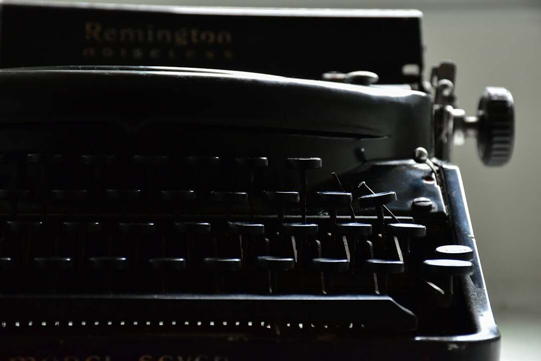 découvrez le confidential computing, une technologie innovante qui protège les données en cours de traitement grâce à un chiffrement avancé, garantissant sécurité et confidentialité dans le cloud et les environnements informatiques.