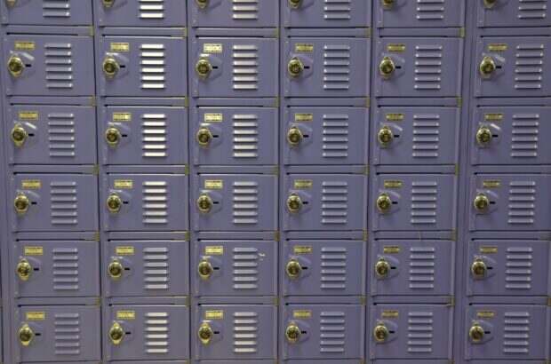 découvrez les meilleures pratiques et solutions pour assurer la sécurité du partage de fichiers, protéger vos données sensibles et éviter les risques de cyberattaques.