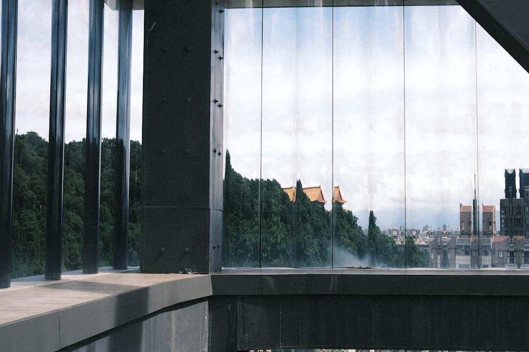 découvrez le pare-feu transparent : une solution de sécurité réseau qui filtre le trafic sans modifier l'adressage ip, assurant une protection discrète et efficace.