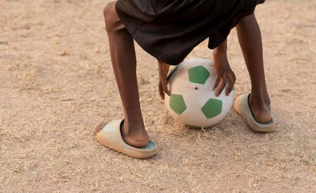 Les ligues étudiantes africaines : comment elles soutiennent les jeunes footballeurs