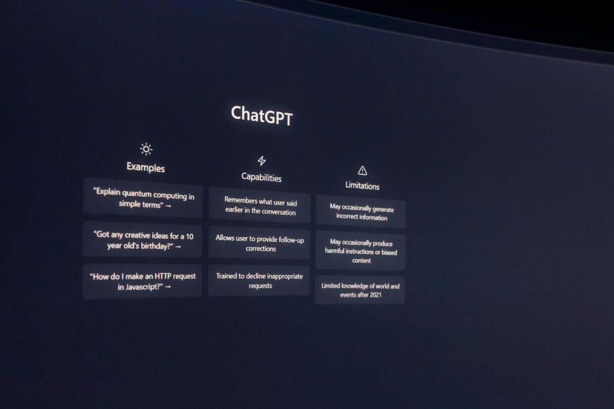 Screen displaying ChatGPT examples, capabilities, and limitations.