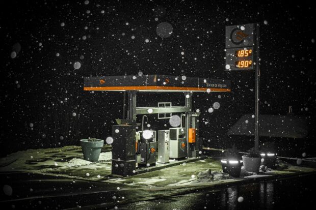 Essence vs E85 : combien économisez-vous vraiment en 2026 ? Le calcul complet a machine on the snow