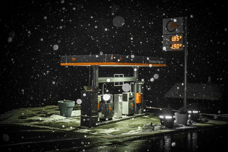 Essence vs E85 : combien économisez-vous vraiment en 2026 ? Le calcul complet a machine on the snow
