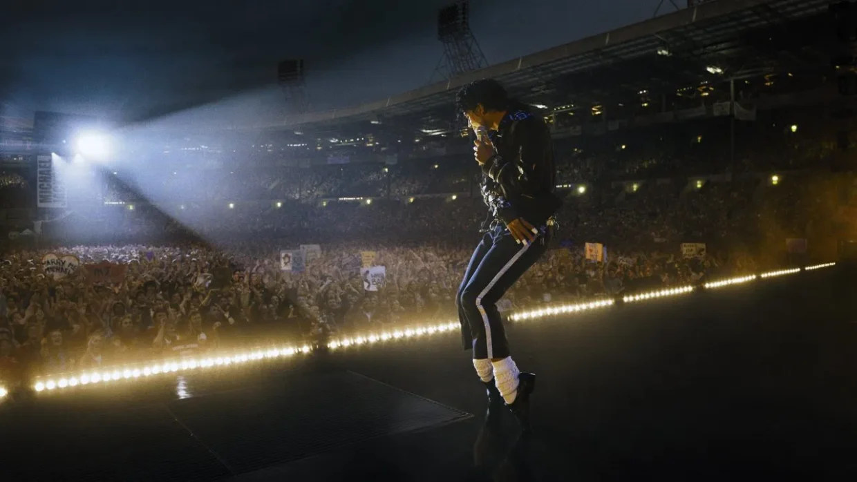 Janet Jackson effacée de Michael : un trou noir de 2h08 qui en dit long michael