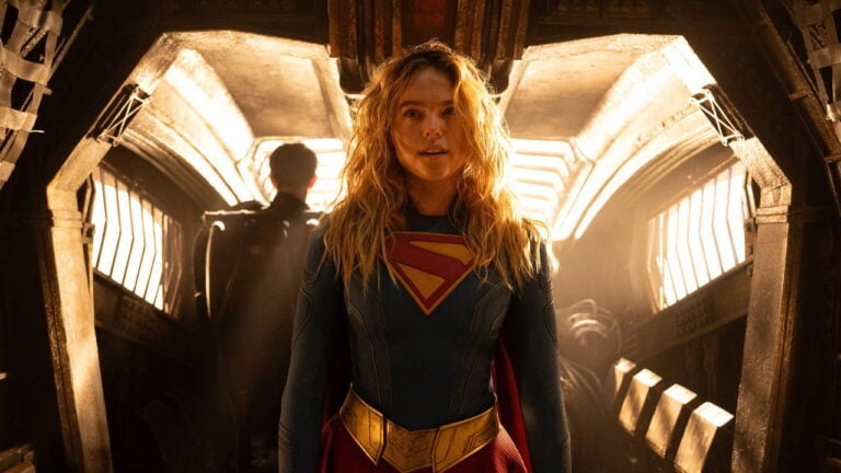 Supergirl : Milly Alcock sauve les meubles d’un film DC en apnée