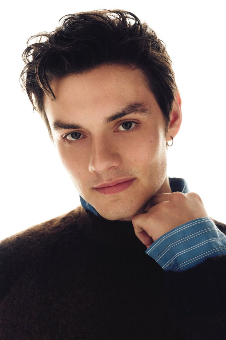 Louis Partridge, futur Bond ?
