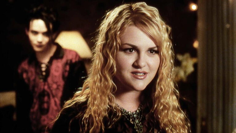Gypsy 83 : le culte goth revient en version longue