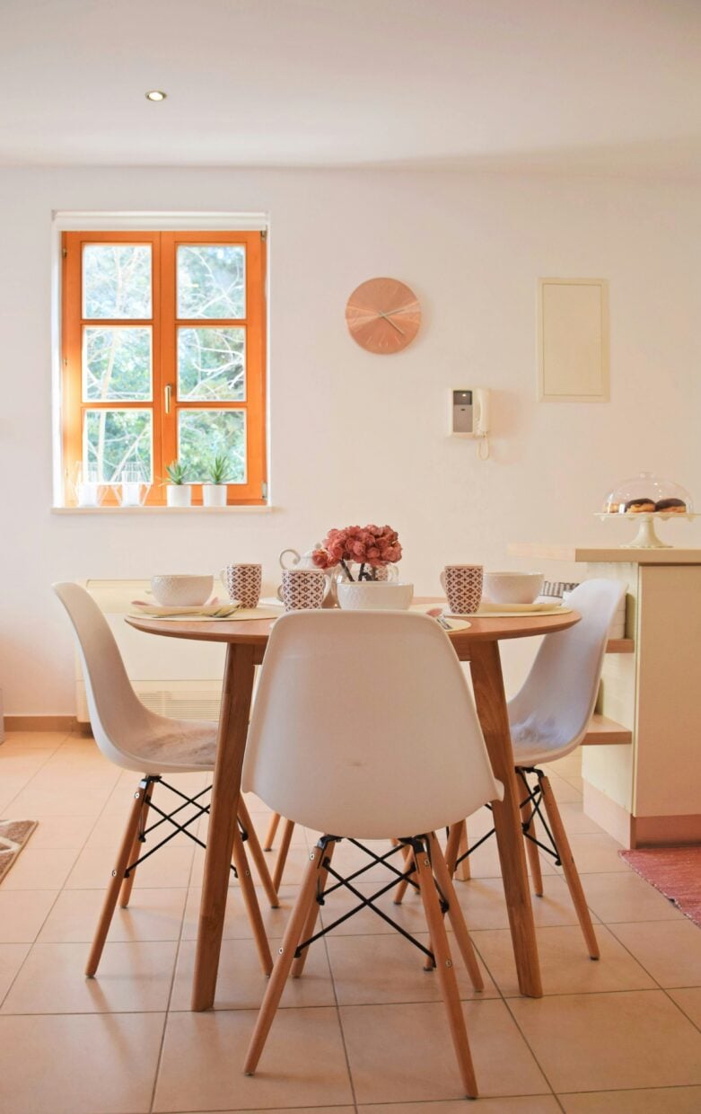 La table à manger classique a-t-elle vraiment les jours comptés ?