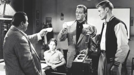 James Dean dans Trouble Along the Way : le caméo fantôme qui croise John Wayne