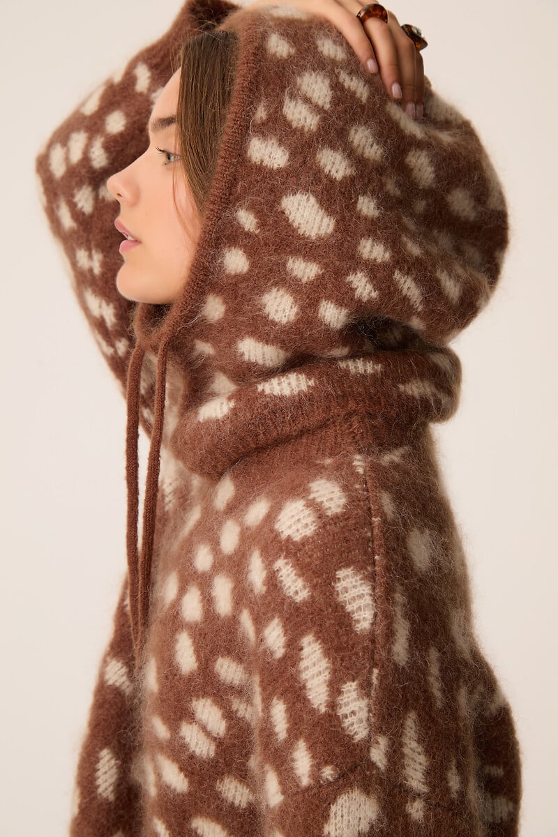 Cagoule femme : comment choisir l’accessoire chaud qui change vraiment une silhouette ? cagoule